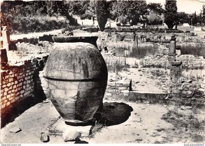 BR20368 Vaison la Romaine la ville romaine France