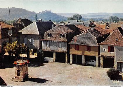 BR21837 bretenoux  en quercy place de couverts france
