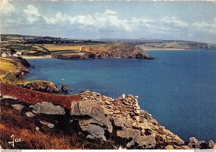 BR2669 Crozon Morgat Les Falaises vers Postolonec   france
