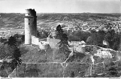 BR49502 Montlhery la tour ancien donjon du chateau de montlhery      France