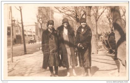 tarjeta postal mujeres.