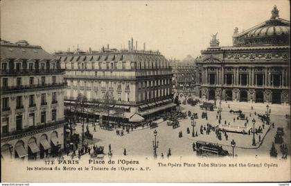 CPA Paris Place de l'Opera les Stations du Metro et le Theatre de l'Opera