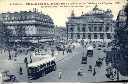 CPA Paris Place de L Opera les Stations du Metro et Theatre de l Opera