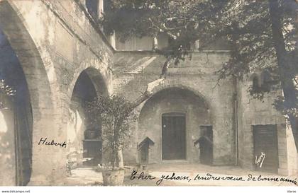 ARAMON - Château d'Aramon - Cour Intérieure