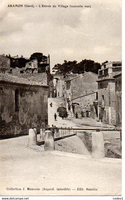 ARAMON  L'ENTREE DU VILLAGE