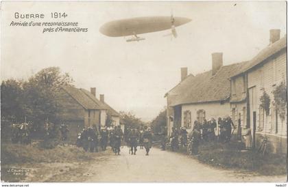 Guerre (1914-18) - Arrivée d'une reconnaissance près d'Armentières