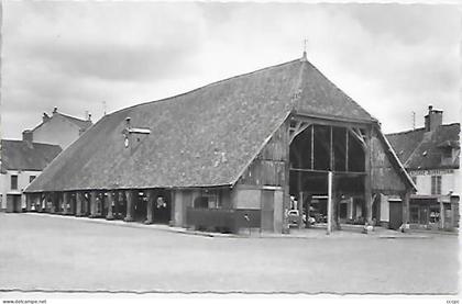 CPSM Arpajon Les Halles