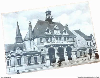 08  Attigny   L' Hôtel de Ville