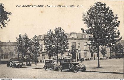 CPA Aubervilliers Place de l'Hôtel de Ville