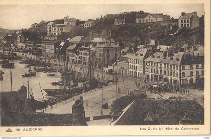 CPA Audierne Les Quais à l'Hôtel du Commerce