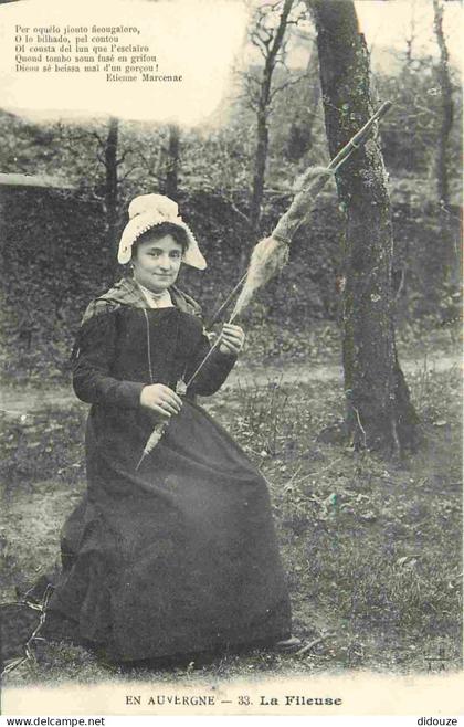 Carte Postale Ancienne - France - Auvergne - En Auvergne - La fileuse - Animée - Folklore Scènes et Types - CPA - Voir S