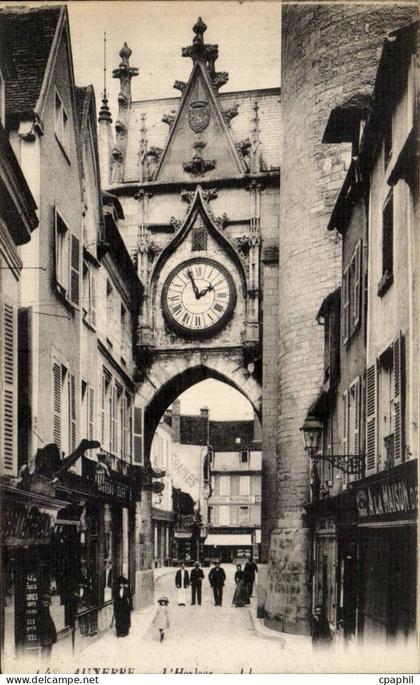 Auxerre CPA L'horloge