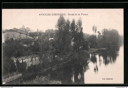 CPA Availles-Limouzine, Bords de la Vienne