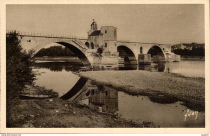 Avignon CPA Palais des papes Le pont Saint Benezet et le rhone