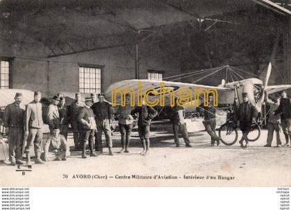 C P A  - 18  - AVORD  -  centre militaire d'aviation - intérieur d'un hangar