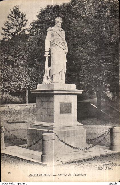 CPA Avranches statue de valbubert