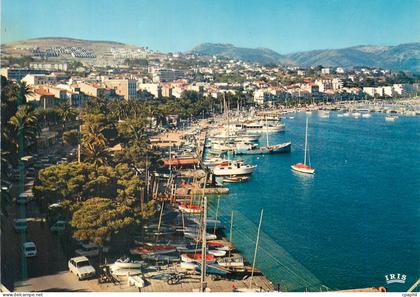 CPM Bandol Vue generale Bateaux