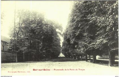 Carte Postale Ancienne de BAR SUR SEINE -Promenade de la Porte de Troyes