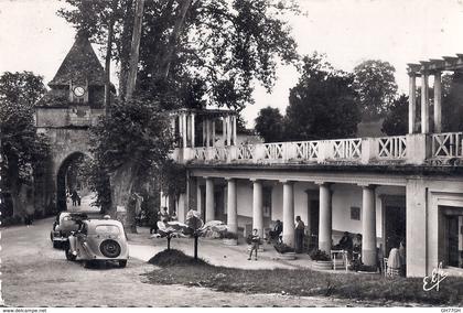 CPA BARBOTAN-LES-THERMES -bains clairs vieille porte