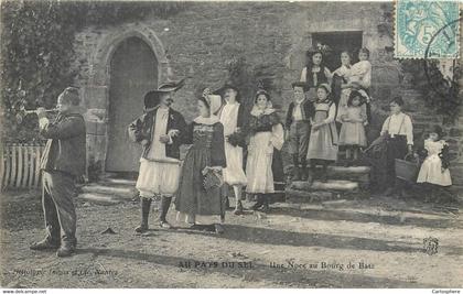 CPA 44 Loire Atlantique > Batz-sur-Mer (Bourg de B.) Au Pays du Sel Une Noce au Bourg - Costumes Folklore