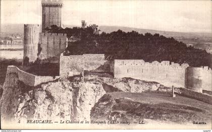 CPA Beaucaire Le Chateau et les Remparts