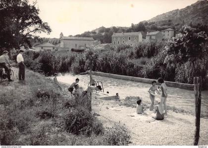 BEAUMES DE VENISE     LA PISCINE