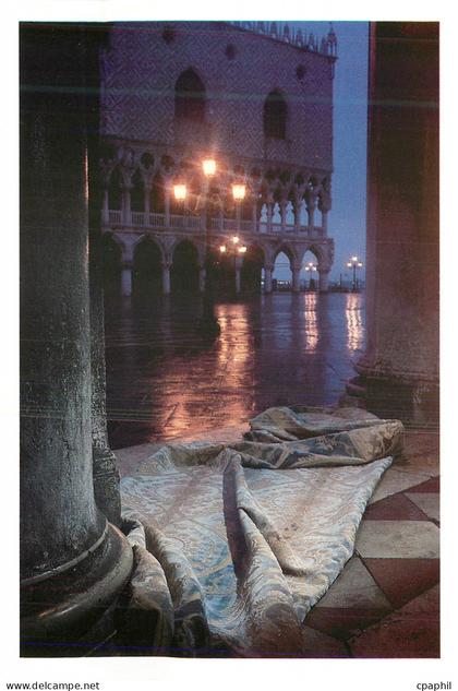 CPM Rose Noire rend hommage a Venise