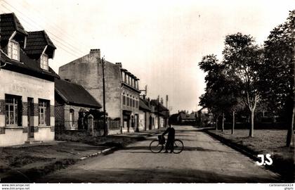 N°26302 Z -cpsm Bertincourt -grande rue-