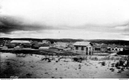 D40 - BISCARROSSE-PLAGE < VUE DU BOURG DEPUIS LA PLAGE
