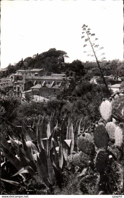 Bormes les Mimosas - Vue vers l Eglise - CPA