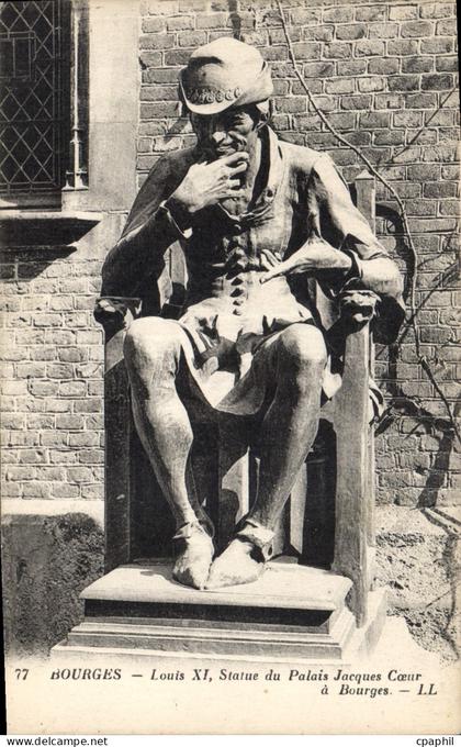 CPA Bourges Louis Statue du Palais Jacques Coeur a Bourges