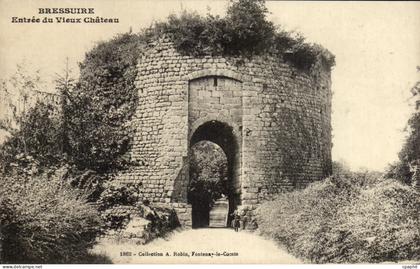 CPA Bressuire Entree du Vieux Chateau