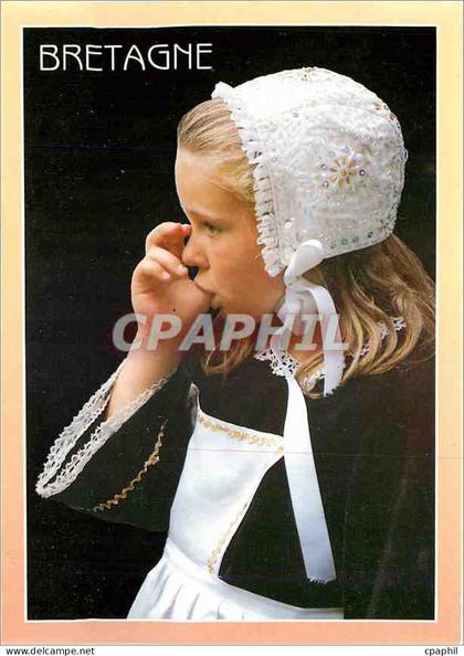 CPM Folklore de Bretagne Filette en Costume de Plonevez du Faou