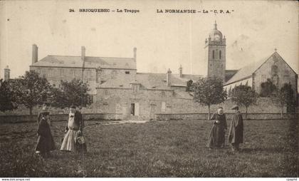 Bricquebec CPA La plage La Normandie (moines)