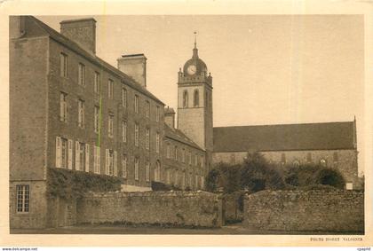 CPA Abbaye Notre-Dame de Grace  -  Trappe des Bricquebec - L'Eglise vue de la Cour
