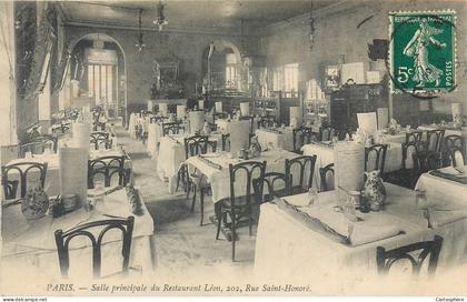 CPA 75 Paris Cafés, hôtels, restaurants Salle Principale du Restaurant Léon 202 Rue Saint Honoré 75001