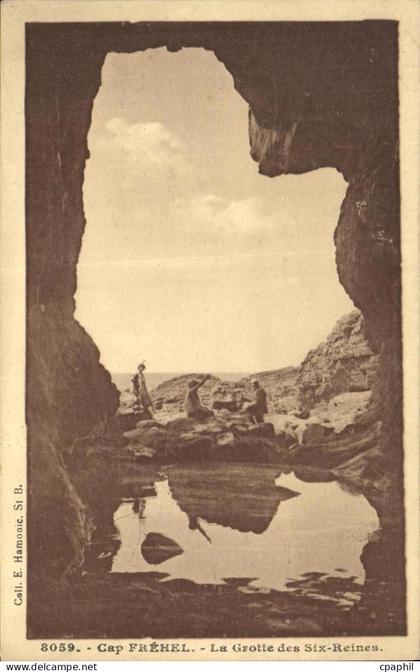 CPA Cap Frehel La Grotte des Six Reines