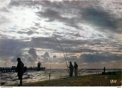 CPM Capbreton Landes L'Estacade au crepuscule Peche Pecheur