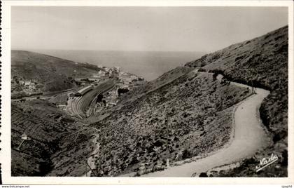 Cerbere - La Route d'Espagne et Vue Generale sur la Ville - CPA