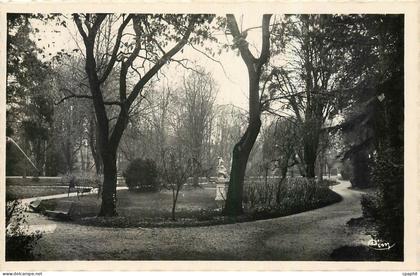 CPA Chalons sur Marne Les promenades Le Petit Jard