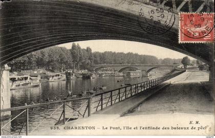 Charenton CPA Le pont l'ile et l'enfilade des bateaux de peche