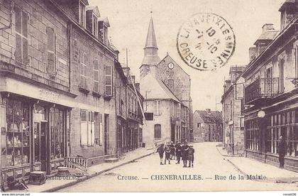 cp 23 CHENERAILLES Rue de la Mairie / commerce E GERY ( au dos adr GUET gendarmerie de LAVAVEIX signé Georgette )