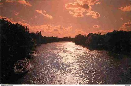 Carte Postale - 94 - Chennevières sur Marne - La Marne - Vue du Pont de Chennevières entre la Varenne St-Hilaire et Chen