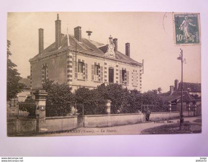 CHEVANNES  (Yonne)  :  La  MAIRIE   1923