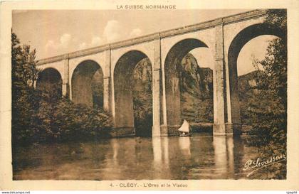 CPA Clecy l'Orne et le Viaduc