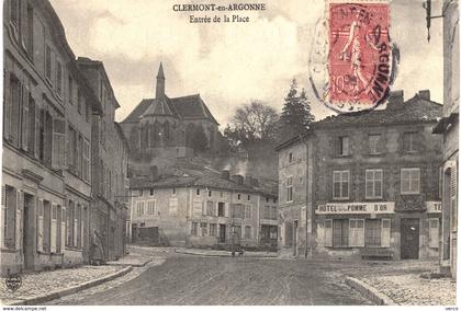 Carte POSTALE Ancienne  de CLERMONT en ARGONNE  - Entrée de la place