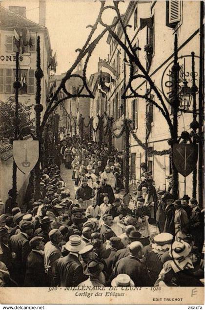 CPA CLUNY Millenaire de CLUNY Cortege des Eveques (680462)