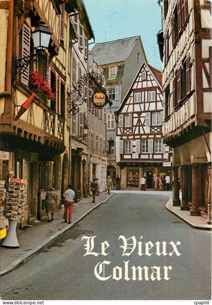 CPM Colmar Alsace Vieux Colmar au fond la maison Martin Schongauer