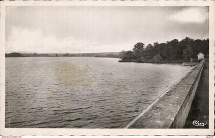 CPA Environs de Corbigny (Nievre) Etang de Vaux