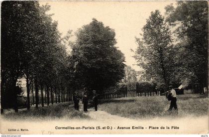 CPA CORMEILLES-en-PARISIS - Avenue Emilie - Place de la Fete (380540)